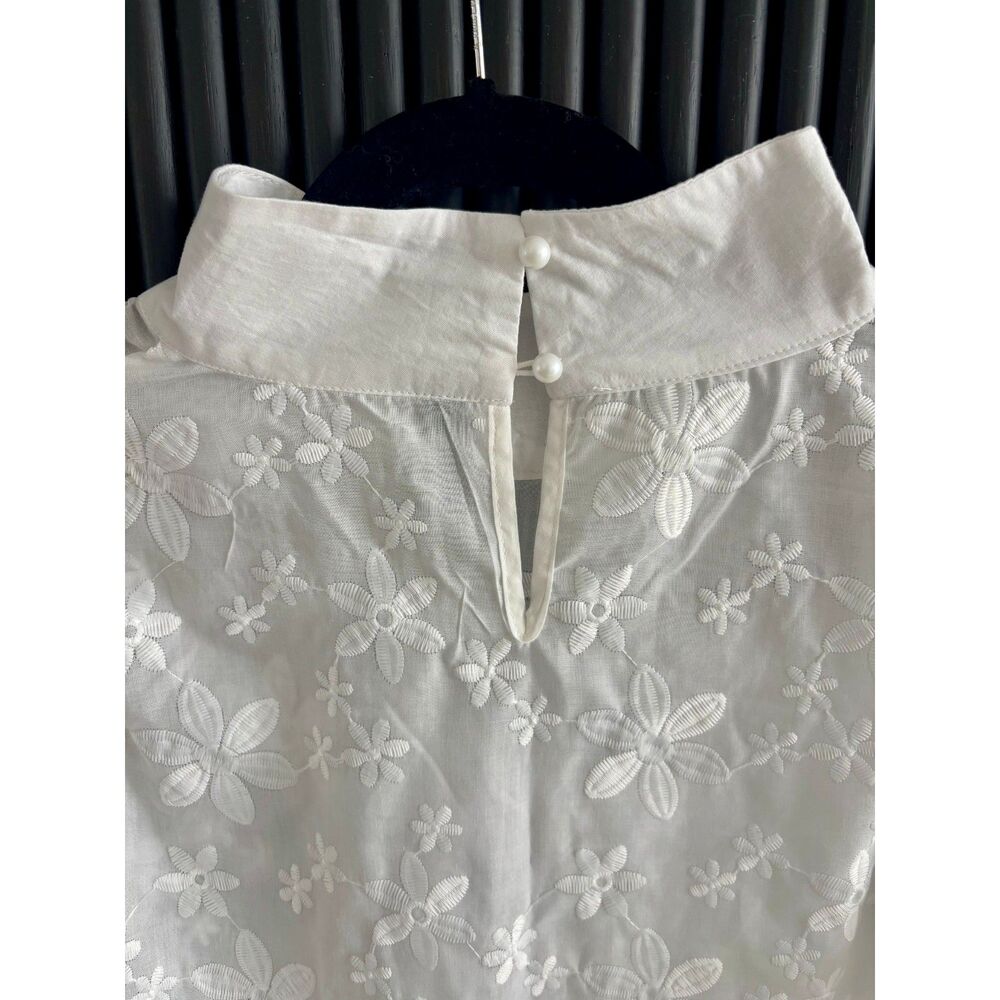 White Embroidered Floral Blouse Linen Blend Relaxed Fit Size M - Picture 5 of 5